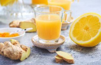 3-Ingredient Ginger Lemon Water 3-Ingredient Ginger Lemon Water
