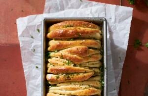 Sourdough Discard Garlic Pull Apart Bread Sourdough Discard Garlic Pull Apart Bread